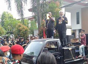 Aliansi Kiansantang Tuntut Ketua PN Mundur