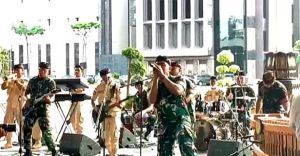 Vokalis dan Grup Band Harumkan Kodam III/Slw
