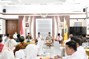 Bertemu Tokoh Masyarakat Sukabumi, Wagub Jabar Gelorakan Semangat Persatuan