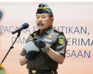 Jaksa Agung RI, Berikan Penghargaan untuk Pejabat Eselon II