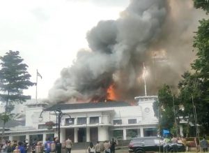 Gedung Bapelitbang Balai Kota Ludes Terbakar