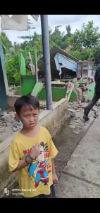 Digoyang Gempa 5,6 Magnitudo, Puluhan Rumah Runtuh, Jalanan Terbelah