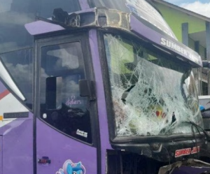Bus Vs Dua Motor, Tiga MD, Satu Korban Luka