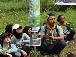 Lestarikan Pohon Langka, Pertamina Patra Niaga Regional JBB Jalankan Program Penanaman Saninten di Bandung Utara