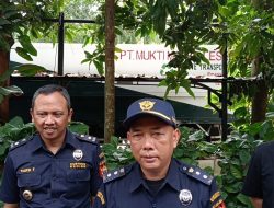 KPPBC TMP A Purwakarta Musnahkan Rokok dan Miras Ilegal