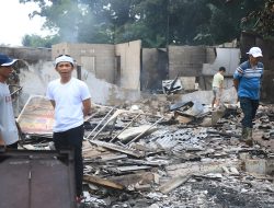 Diantara Puing-puing Lapak Bungursari: Kisah Pedagang, Janji Om Zein, dan Semangat Julang Ngapak