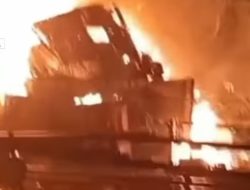 Jago Merah Lalap Kios di Pademangan, Satu Keluarga Tewas Terbakar