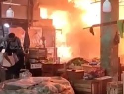Pasar Induk Kramat Jati Terbakar, 19 Unit Mobdam Dilibatkan