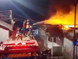 Pagi Buta Pasar Rebo Purwakarta Terbakar