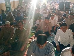 Salat Ied di PCM Lemahabang Dipadati Jamaah, Muhammadiyah Tegaskan Nilai Kebersamaan