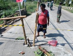 Jembatan Penghubung di Kampung Cinta Karya Cikopo Amblas