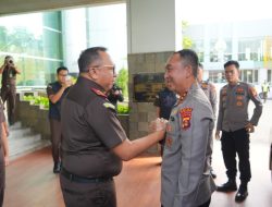 Silaturahmi ke Kejati, Kapolda Sumsel Rapatkan Barisan ‘Nyago Bumi Sriwijaya