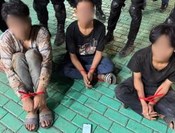 Brimob Polda Metro Jaya Amankan Tiga Pelaku Perampasan di Tomang