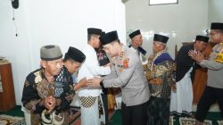 Kapolres Cirebon Kota Laksanakan Jumat Keliling di Masjid Nurul Janna