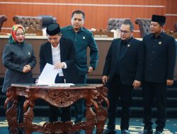 Menjaga Keberlangsungan Pembangunan : Bupati dan DPRD Purwakarta Sahkan Raperda Perubahan APBD 2026